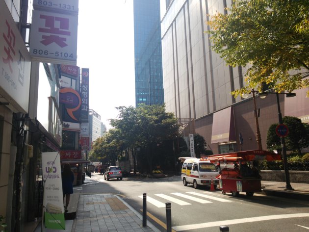 ロッテ百貨店 釜山本店横の道路